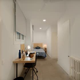 Private room for rent for €952 per month in Barcelona, Carrer de Balmes