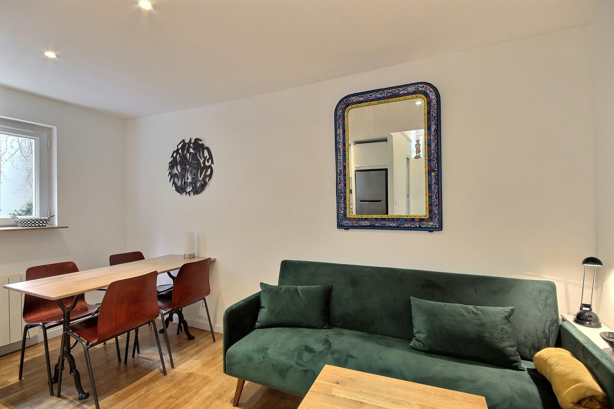 Apartment for rent for €2,160 per month in Paris, Cité Falguière