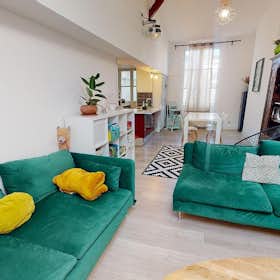 Appartement te huur voor € 1.653 per maand in Bordeaux, Rue Boudet