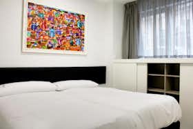 Appartement te huur voor € 1.525 per maand in Madrid, Plaza de Chamberí
