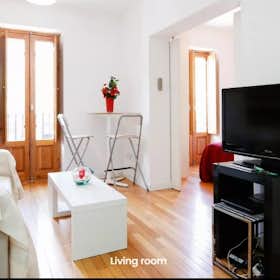 Apartment for rent for €1,133 per month in Madrid, Calle de Doña Urraca