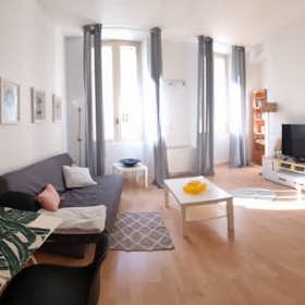Apartment for rent for €680 per month in Avignon, Place Nicolas Saboly