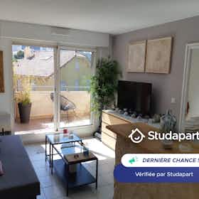 Apartment for rent for €805 per month in Marseille, Avenue de la Panouse