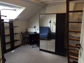 Private room for rent for €550 per month in Ixelles, Rue Veydt