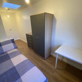 Private room for rent for £1,100 per month in London, Falkland Road