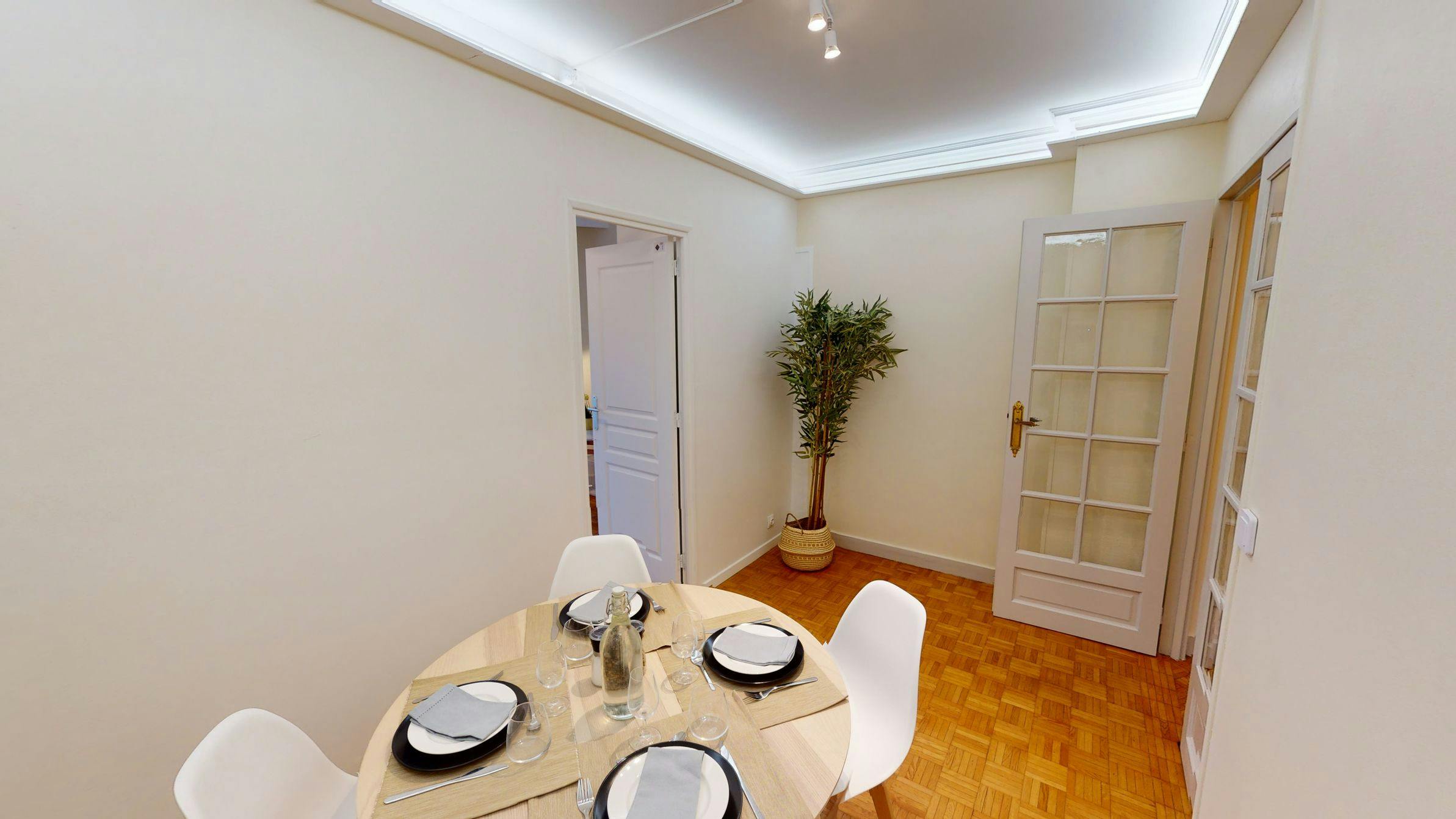 Single room Paris, 13m² — photo 6