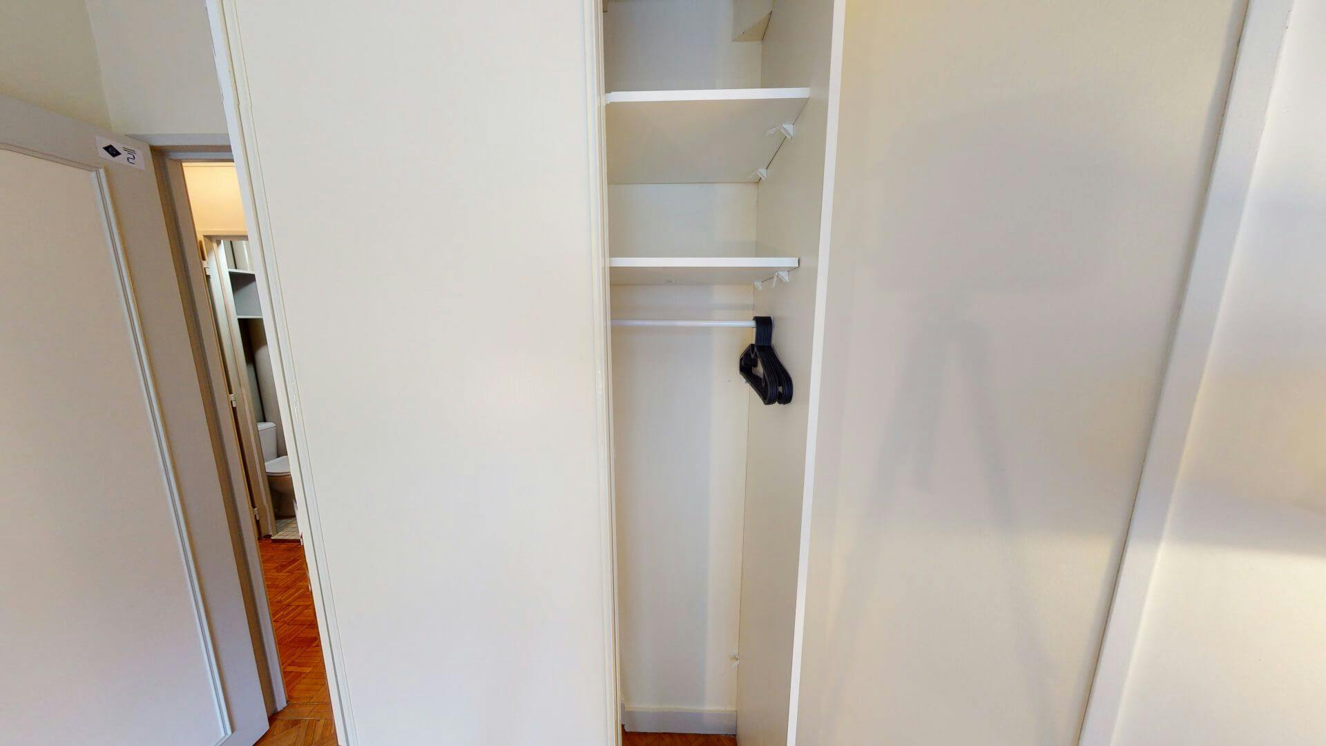 Single room Paris, 13m² — photo 2