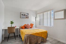 Отдельная комната сдается в аренду за $1,278 в месяц в North Bay Village, West Dr