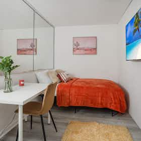 Privé kamer te huur voor $1,061 per maand in North Bay Village, West Dr
