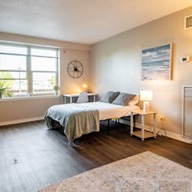 Отдельная комната сдается в аренду за $975 в месяц в New Orleans, Esplanade Ave