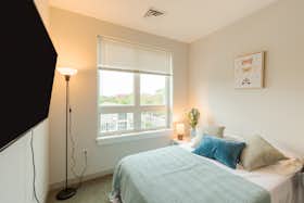 Приватна кімната за оренду для $2,708 на місяць у Brighton, Washington St