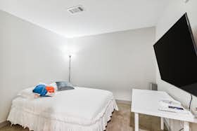 Privé kamer te huur voor € 804 per maand in Kansas City, W 11th St