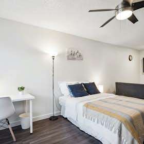 私人房间 正在以 $1,148 的月租出租，其位于 Austin, Red River St