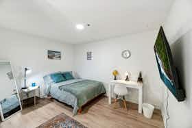 Приватна кімната за оренду для $1,343 на місяць у Washington, D.C., Clifton St NW