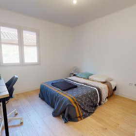 Private room for rent for €564 per month in Villeurbanne, Rue du Clos Mon Désir