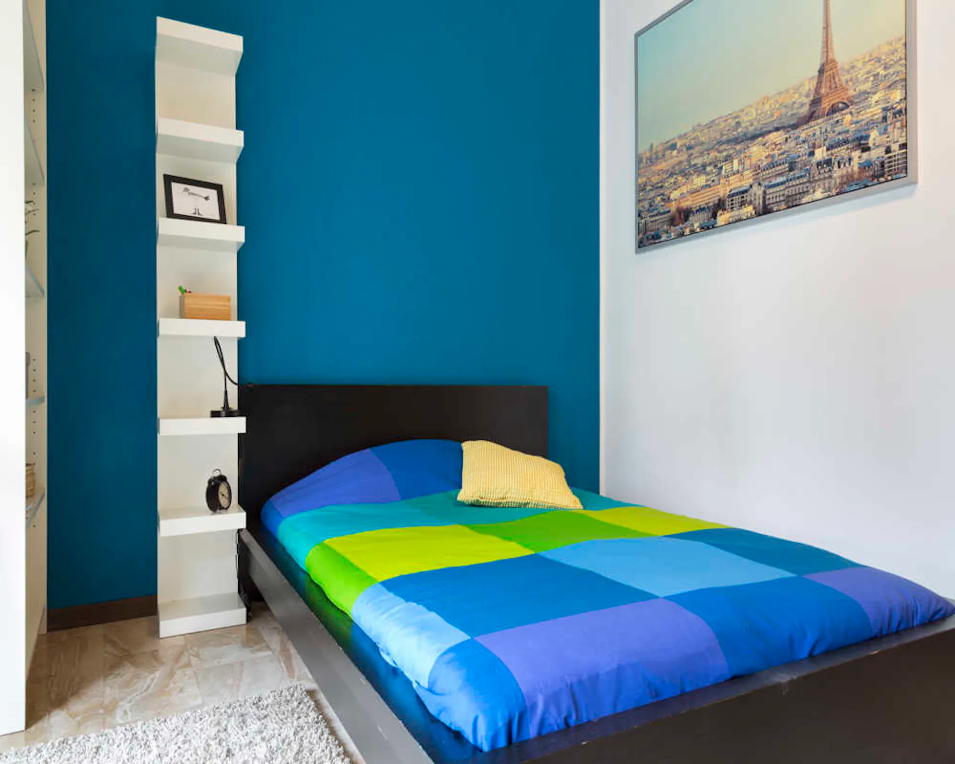 Via Carlo Valvassori Peroni, Milan preview