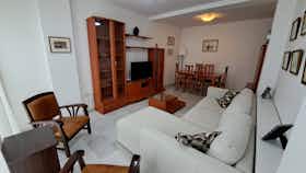 Appartement te huur voor € 990 per maand in San Fernando, Calle Arenal