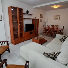 公寓 正在以 €990 的月租出租，其位于 San Fernando, Calle Arenal