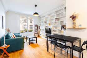 Apartment for rent for €2,470 per month in Paris, Avenue Simon Bolivar
