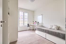 Отдельная комната сдается в аренду за 450 € в месяц в Berlin, Rhinstraße