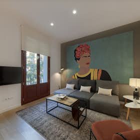 Apartment for rent for €2,332 per month in Barcelona, Carrer del Consell de Cent