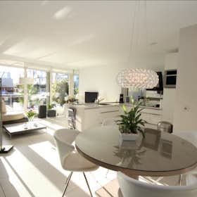 Apartamento for rent for € 1.600 per month in Brielle, Rochus Meeuwiszweg