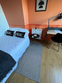Приватна кімната за оренду для 560 EUR на місяць у Madrid, Calle de Eduardo Vela