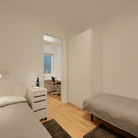 Mehrbettzimmer for rent for 600 € per month in Barcelona, Carrer de Còrsega