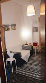 Appartement à louer pour 600 €/mois à Athens, Skirou