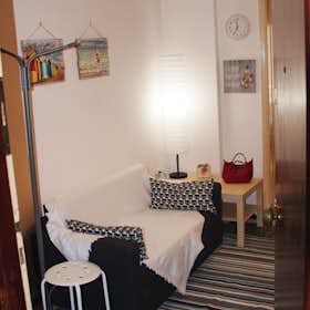 Apartamento for rent for 600 € per month in Athens, Skirou