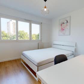 Отдельная комната сдается в аренду за 598 € в месяц в Talence, Rue Fénelon