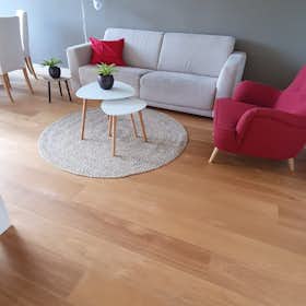 Apartamento for rent for € 1.895 per month in Diemen, Julianaplantsoen