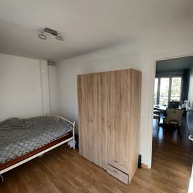 Private room for rent for €600 per month in Créteil, Avenue Pierre Brossolette