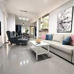 Apartamento en alquiler por 1450 € al mes en Piraeus, Platonos