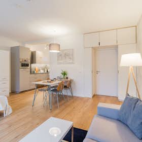 Apartment for rent for €1,700 per month in Berlin, Richard-Wagner-Straße