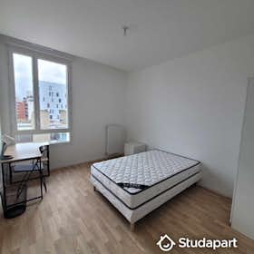 Private room for rent for €630 per month in Cergy, Place de la Pergola