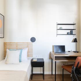 Private room for rent for €951 per month in Barcelona, Carrer de Còrsega