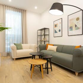 Apartment for rent for €2,100 per month in Barcelona, Carrer d'Aragó