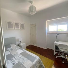 Cameră privată de închiriat pentru 450 EUR pe lună în Sintra, Rua do Espírito Santo