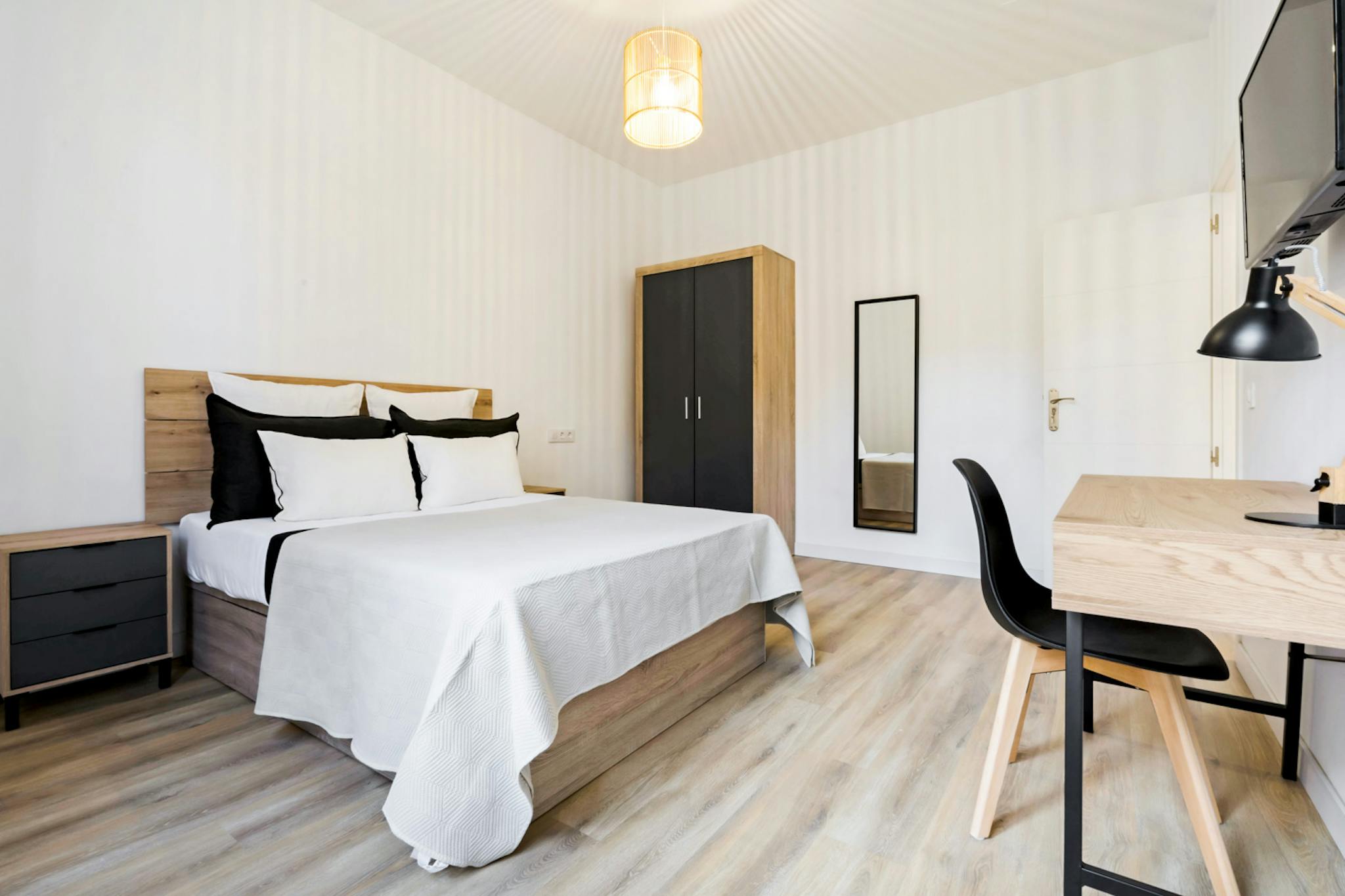 Ronda de Sant Pere, Barcelona preview