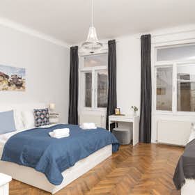 Apartment for rent for €1,890 per month in Vienna, Döblinger Gürtel