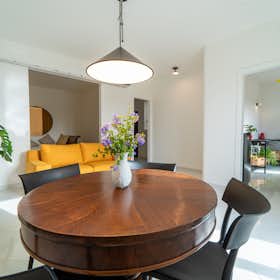 Appartement te huur voor € 2.500 per maand in Polignano a Mare, Via Antonio Gramsci