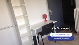 Apartment for rent for €375 per month in Le Havre, Rue Émile Zola