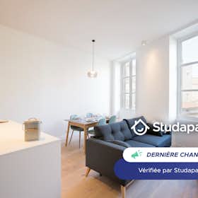 Wohnung zu mieten für 1.221 € pro Monat in Bordeaux, Rue des Faures