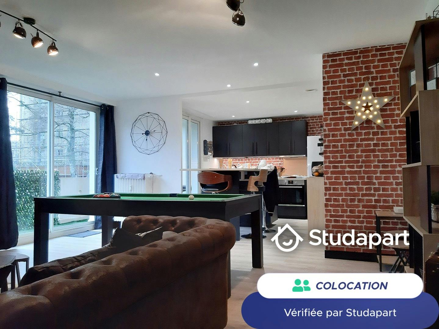 Private room for rent for €400 per month in Pau, Rue du Comte de Saint-Cricq