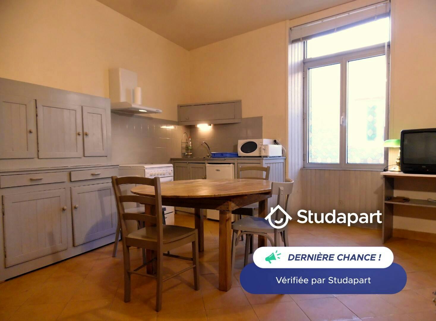 Wohnung zu mieten für 1.180 € pro Monat in La Rochelle, Rue Alfred de Musset