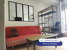 Appartement te huur voor € 630 per maand in Nancy, Rue de l'Armée Patton