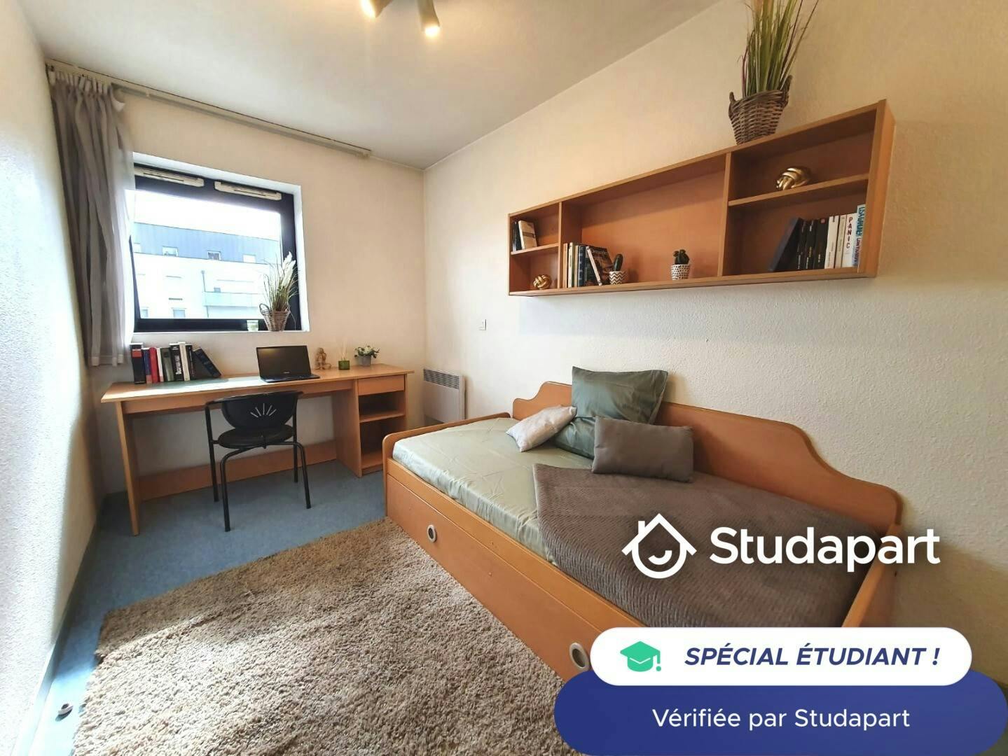 Private room for rent for €425 per month in Rouen, Boulevard de l'Europe