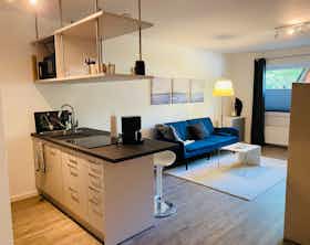 Studio for rent for €1,350 per month in Hamburg, August-Kirch-Straße