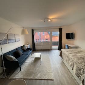 Wohnung for rent for 1.350 € per month in Hamburg, August-Kirch-Straße